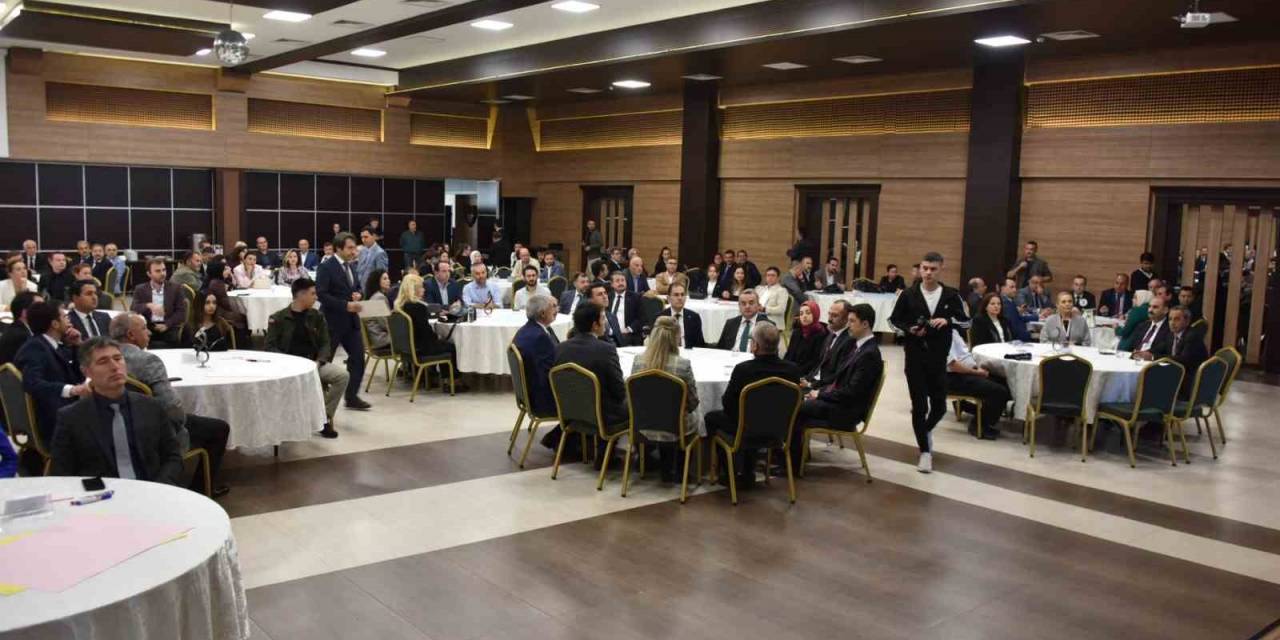 Başkan Bakkalcıoğlu Eğitim Çalıştayına Katıldı