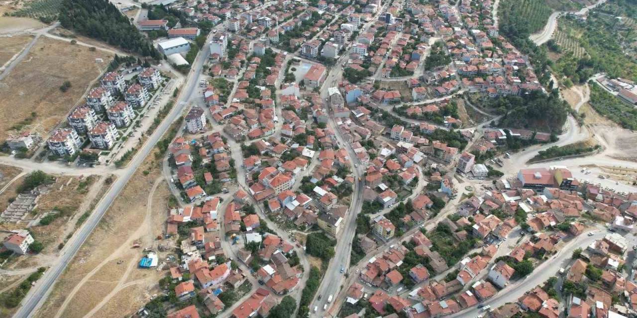 Demirci’nin Tarihi Yatırımında Yağmur Suyu Hattı Çalışmalarına Başlandı