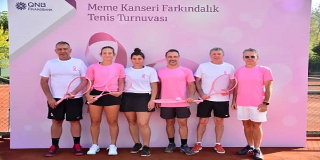 Meme Kanseri Farkındalığı Amacıyla Kortlarda Bu Kez Pembe Top Vardı