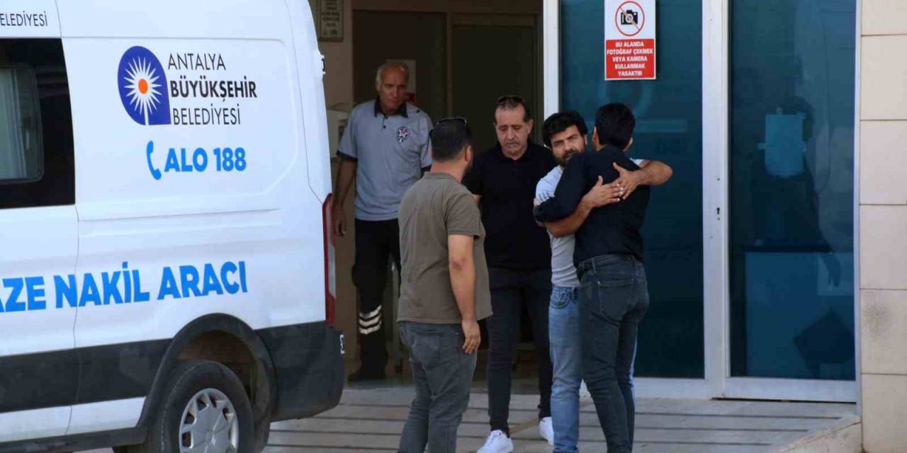 Asrın Felaketi Depremden Kurtuldu, Kazada Can Verdi