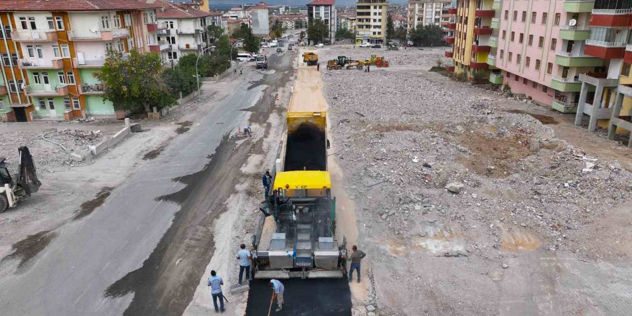Malatya’da Tahrip Olan Kaldırımlar Yenileniyor
