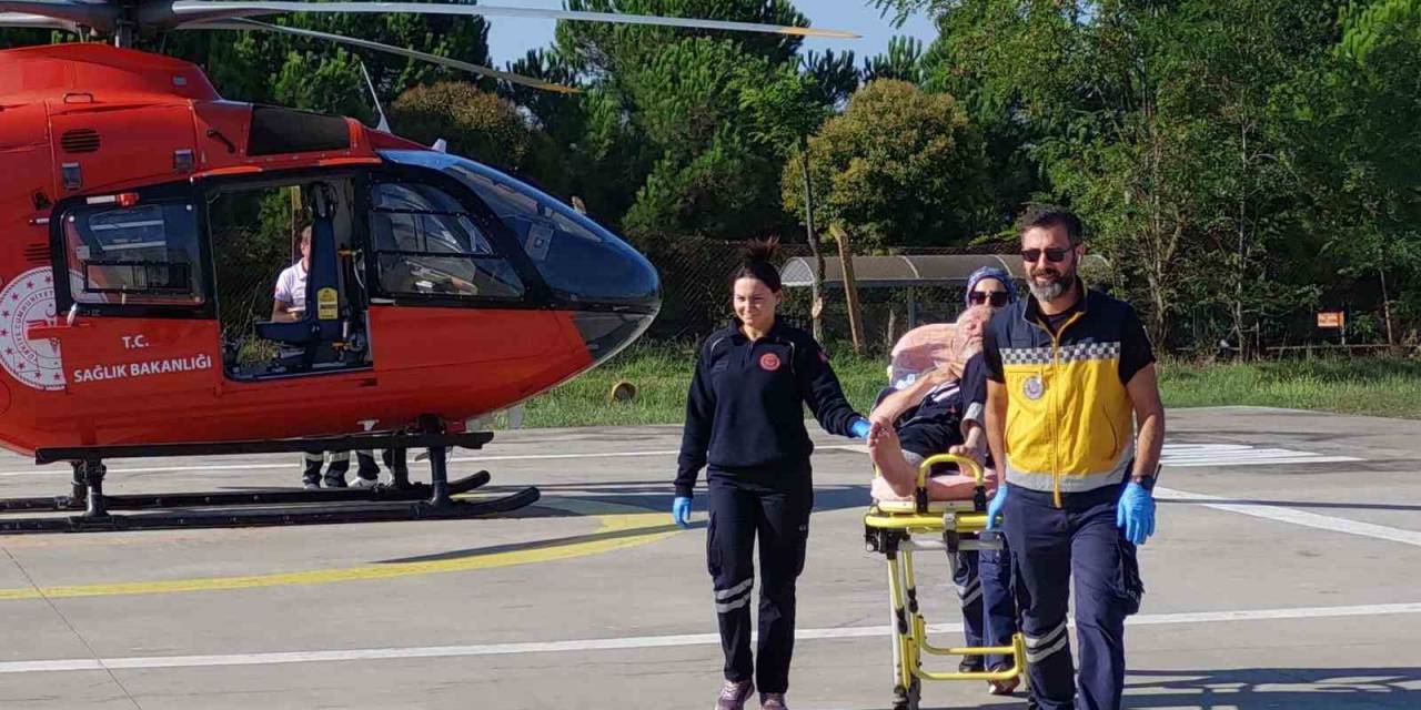 Kalp Krizi Geçiren Yaşlı Adamın Yardımına Ambulans Helikopter Yetişti