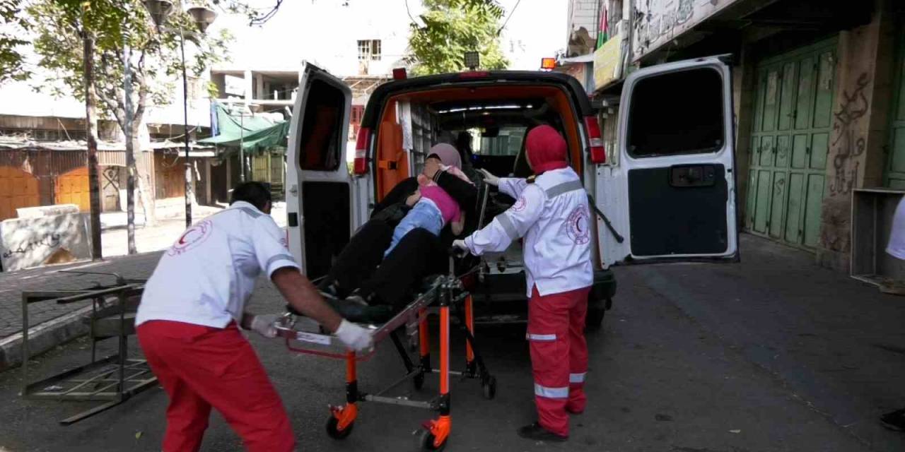 İsrail Askeri El Halil’de Filistinli Sivillerle Çatışıyor