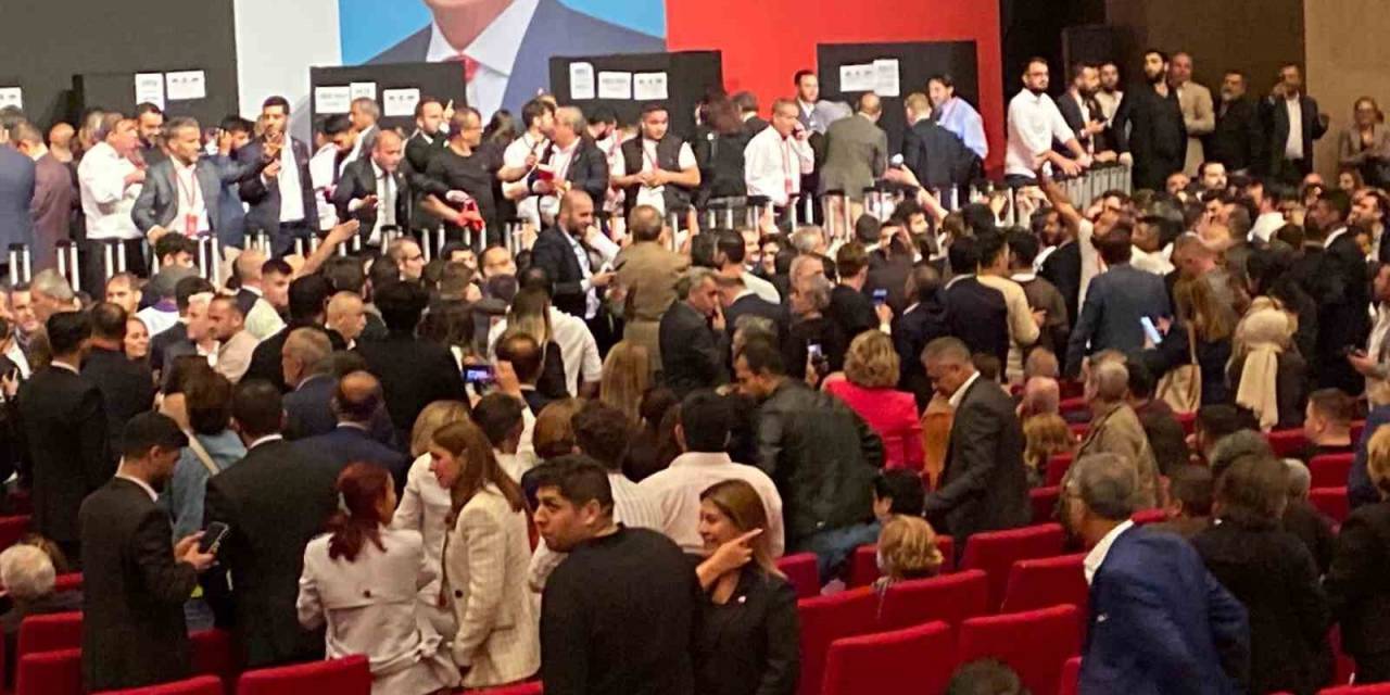 CHP'nin Yeni İstanbul İl Başkanı Özgür Çelik Oldu