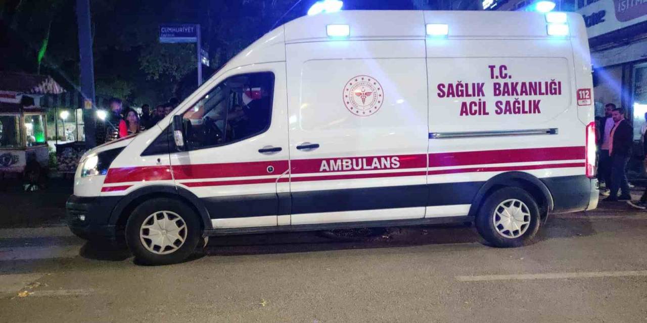 Kocaeli’de İki Grup Arasında Kavga: 23 Yaşındaki Genç Göğsünden Bıçaklandı