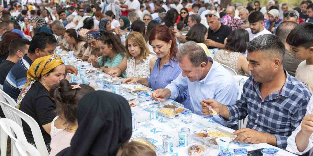 Başkan Seçer: "Memleketimize Hizmet Eden Taş Üstüne Taş Koyan Herkesi Çok Seviyoruz"