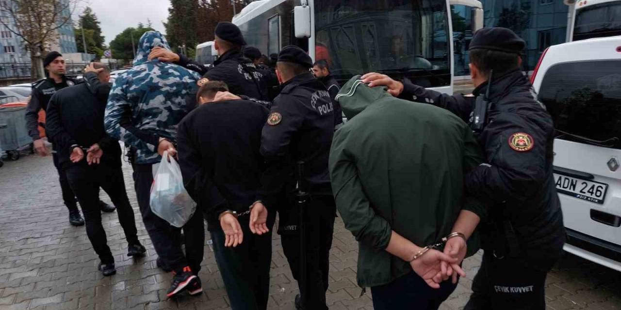 "Kafes" Operasyonunda Gözaltına Alınan 28 Kişi Adliyeye Sevk Edildi