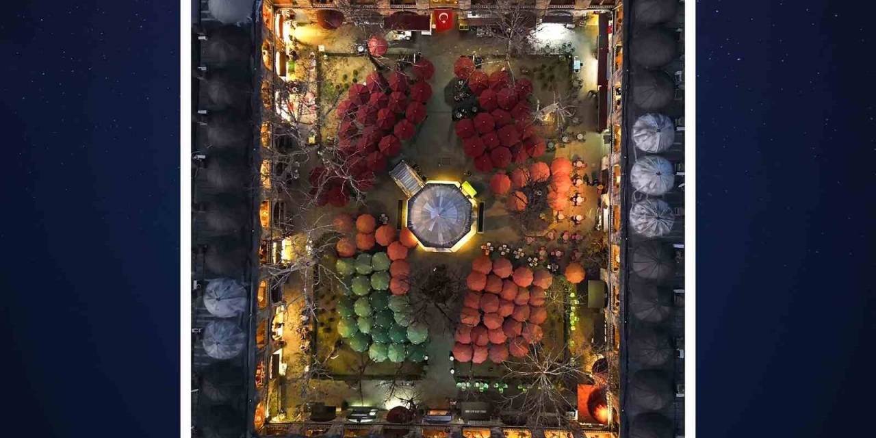 Gece Ve Işığın En Güzel Fotoğrafları Seçildi