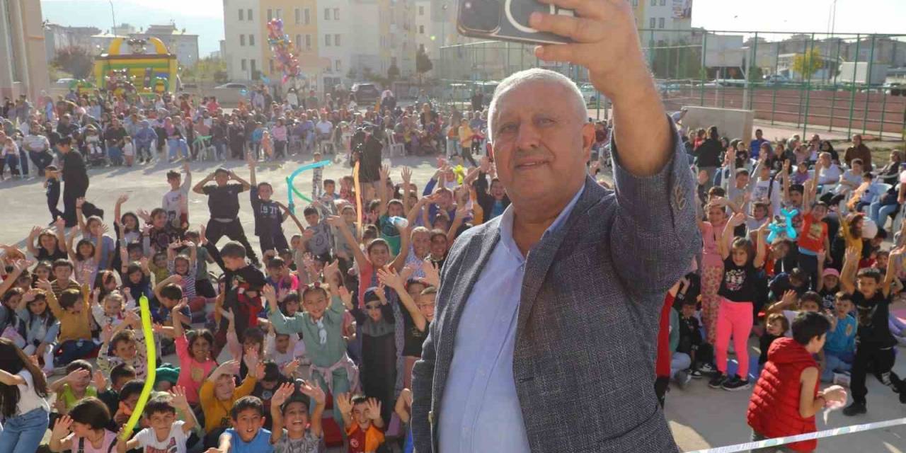 Afyonkarahisar’da Çocuk Şenliği Etkinliği Sürüyor