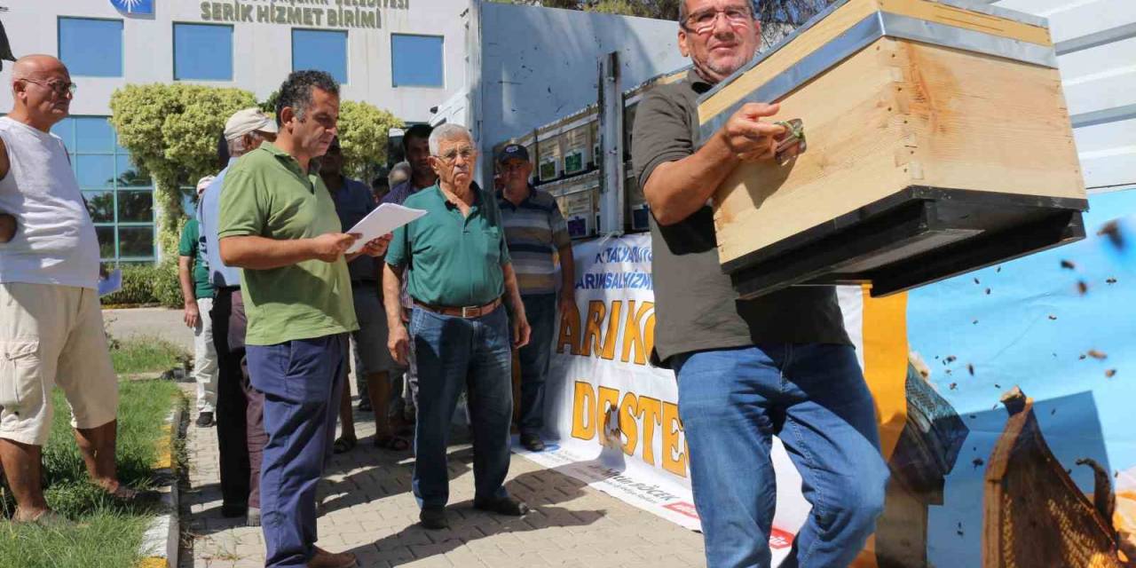 Büyükşehir’den Serikli Arıcılara Kovan Desteği
