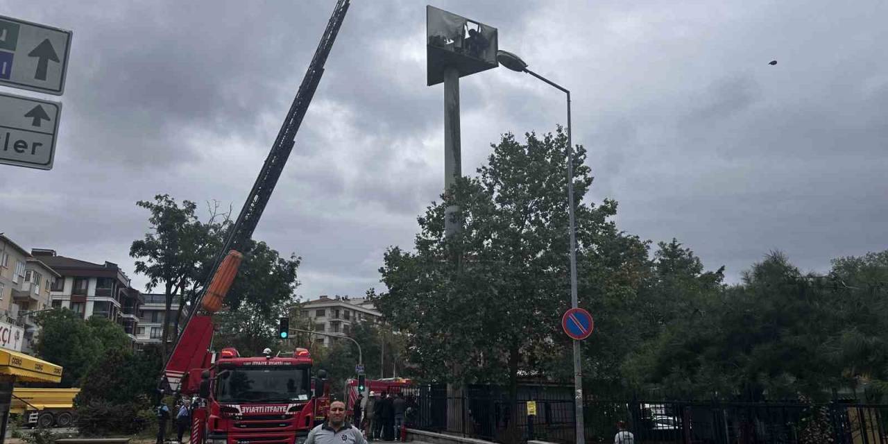 Bakırköy’de Baz İstasyonu Yandı