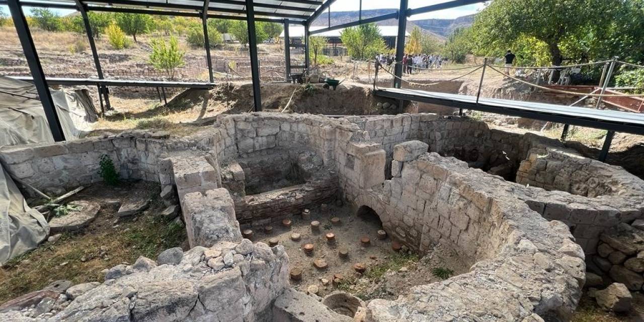 21 Yıl Önce Kaçak Kazı Sonrası Bulunmuştu: Bin 600 Yıllık Antik Kenti Yılda Binlerce Kişi Ziyaret Ediyor