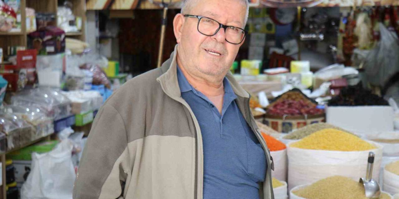 Tarihi Uzun Çarşı’daki Aktarlarda Kış Öncesi Şifalı Ot Yoğunluğu