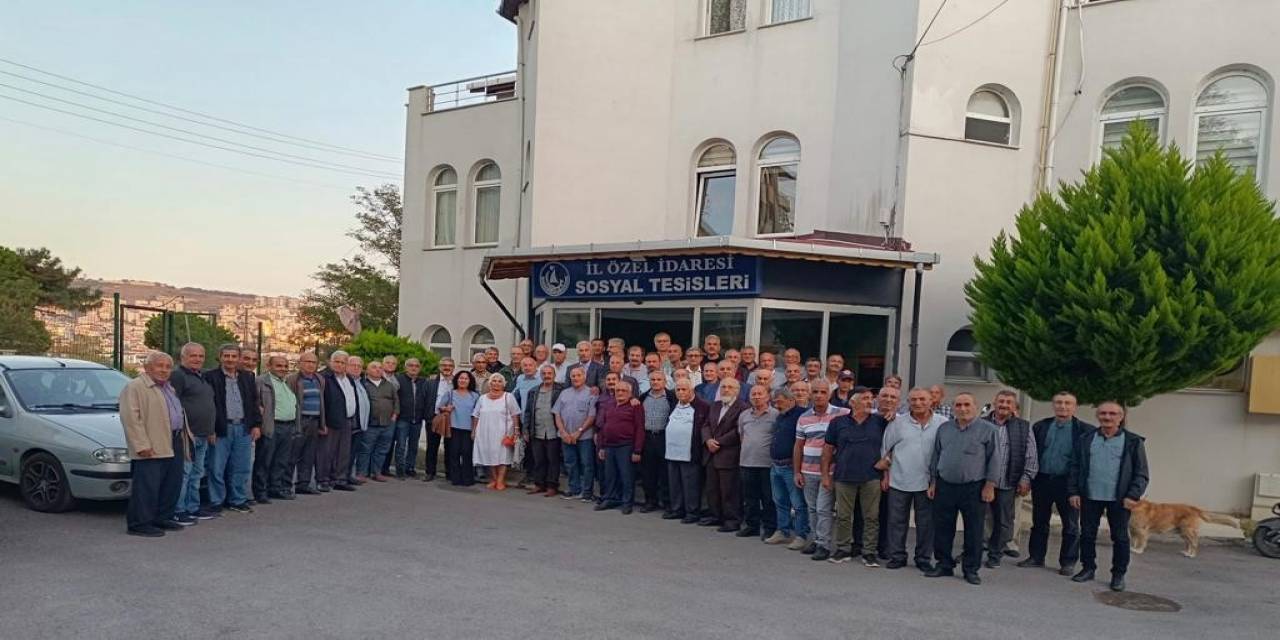 Emekliler Anılarını Tazeledi