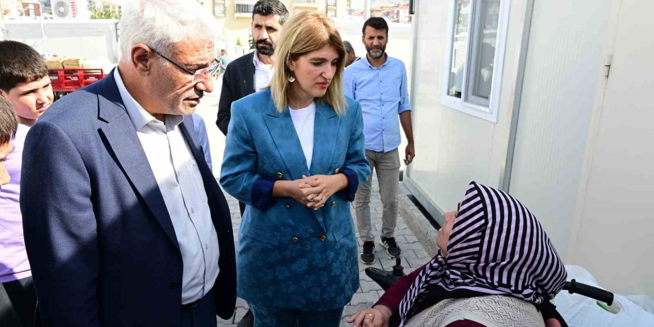 Güder Ve Milletvekili Ölmeztoprak Depremzedeleri Yalnız Bırakmıyor