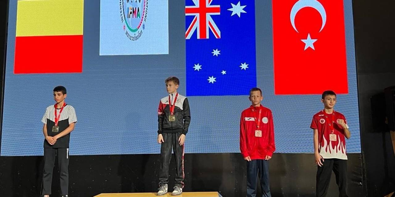 Dünya Üçüncüsü Genç Sporcuya Coşkulu Karşılama