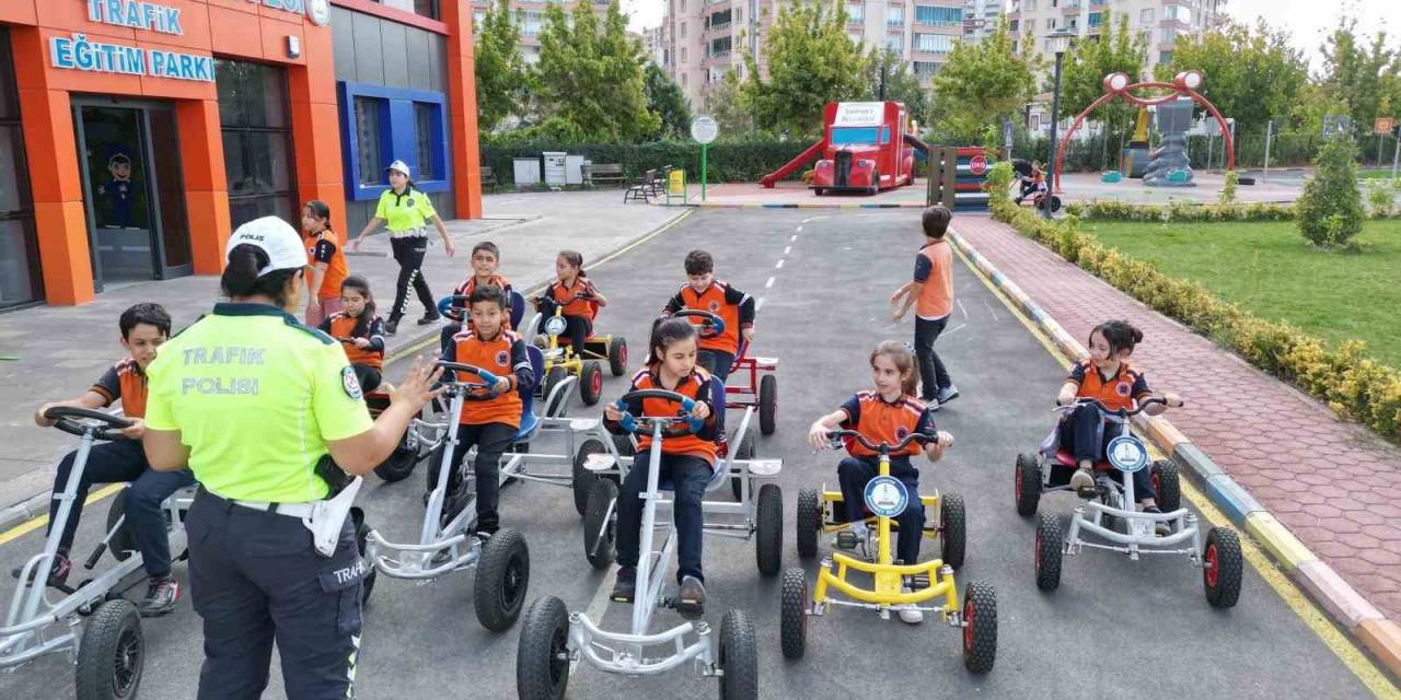 Şahinbeyli Öğrencilere Trafik Eğitimi