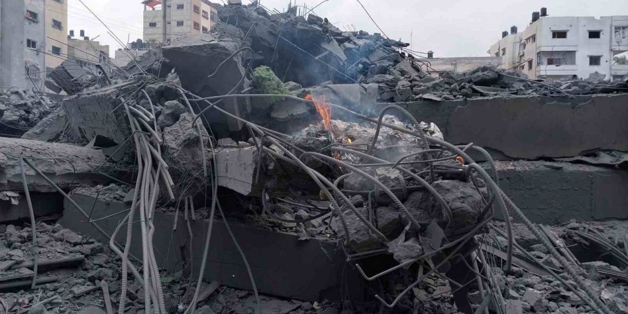 İsrail, Gazze Şeridi’nde 6 Camiyi Bombaladı