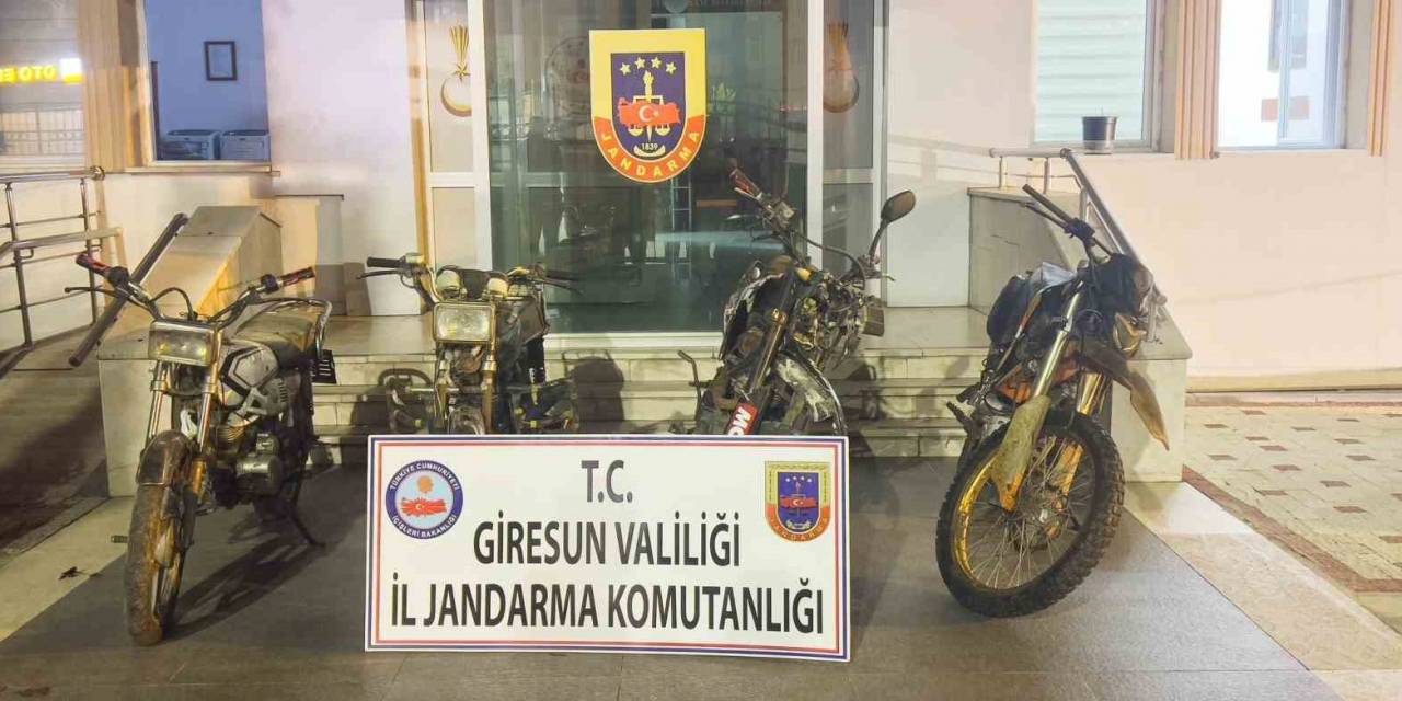 Jasat Hırsızları Ayakkabı İzinden Yakaladı