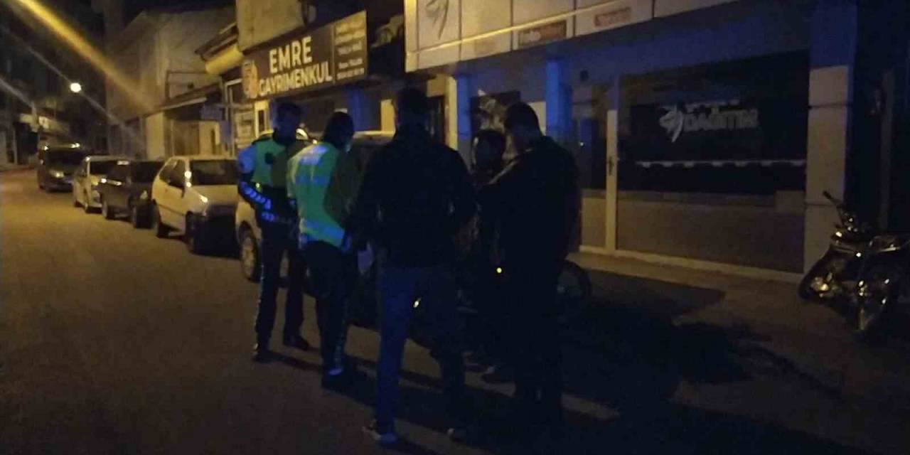 "Dur" İhtarına Uymayan Motosikletliler Polisten Kaçamadı