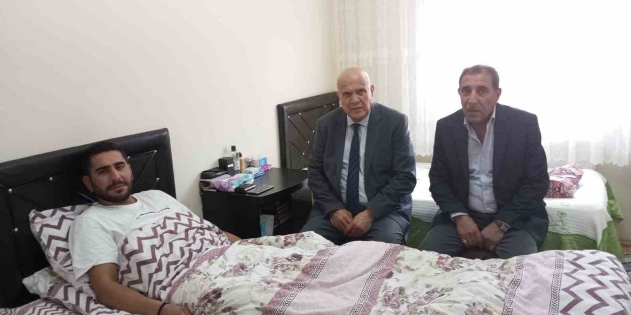 Başkan Pekmezci’den Gaziye Geçmiş Olsun Ziyareti