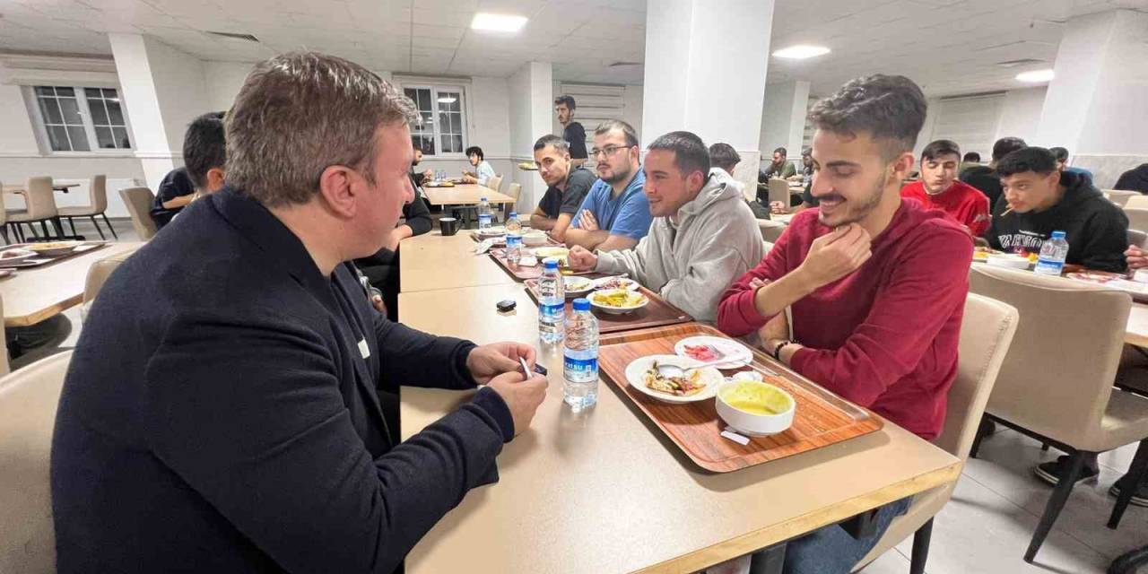 Öğrencilerden Valiye Bilet İndirimi Teşekkürü