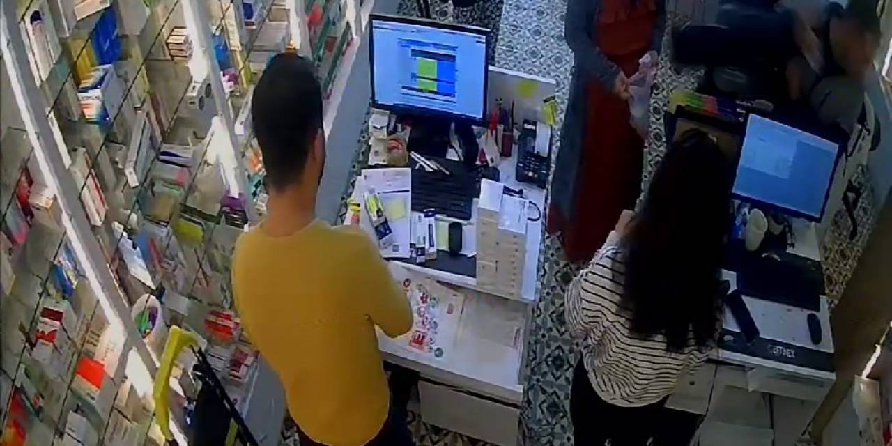 Esenyurt’ta Eczanede Alacak Verecek Hesaplaşması Yumrukla Bitti
