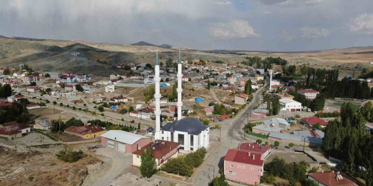 Dillerden Düşmeyen Türkünün Hikayesi Yürek Burkuyor