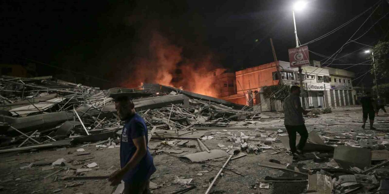 İsrail: “Gazze’de Gece Boyu 200’den Fazla Hedef Vuruldu”