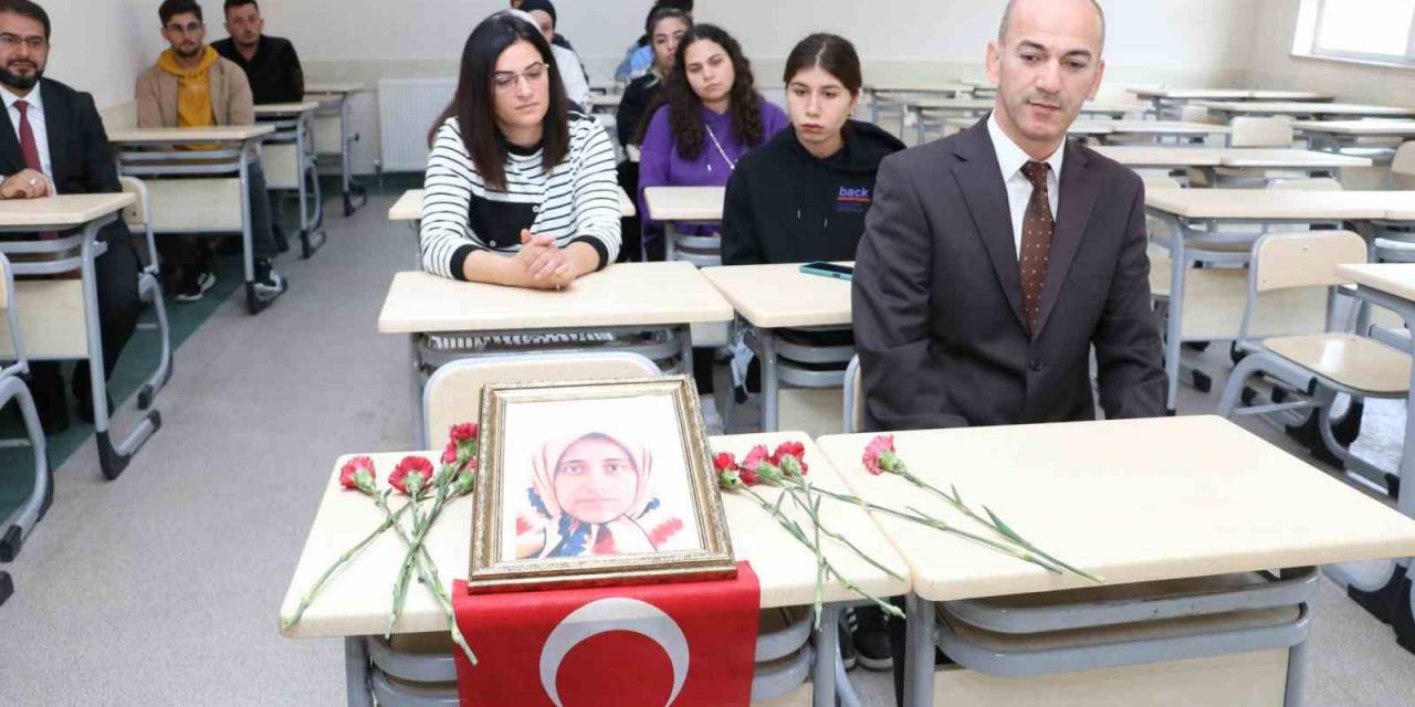 Üniversiteli Semanur Gidemediği Okulunda Dualarla Anıldı