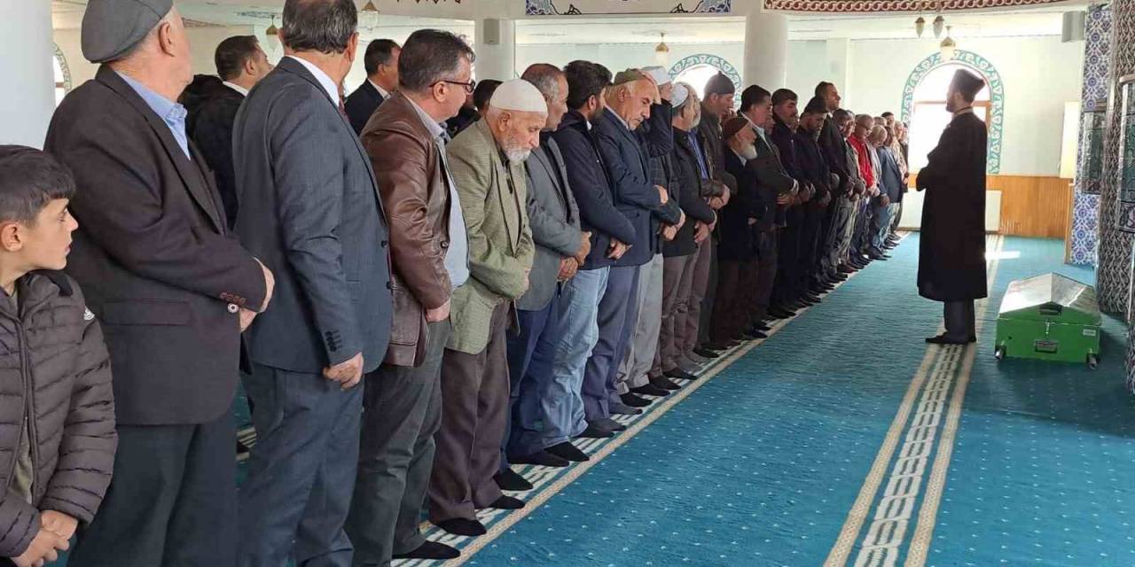 Trafik Kazasında Şehit Olan Güvenlik Korucusu Gözyaşları Arasında Toprağa Verildi