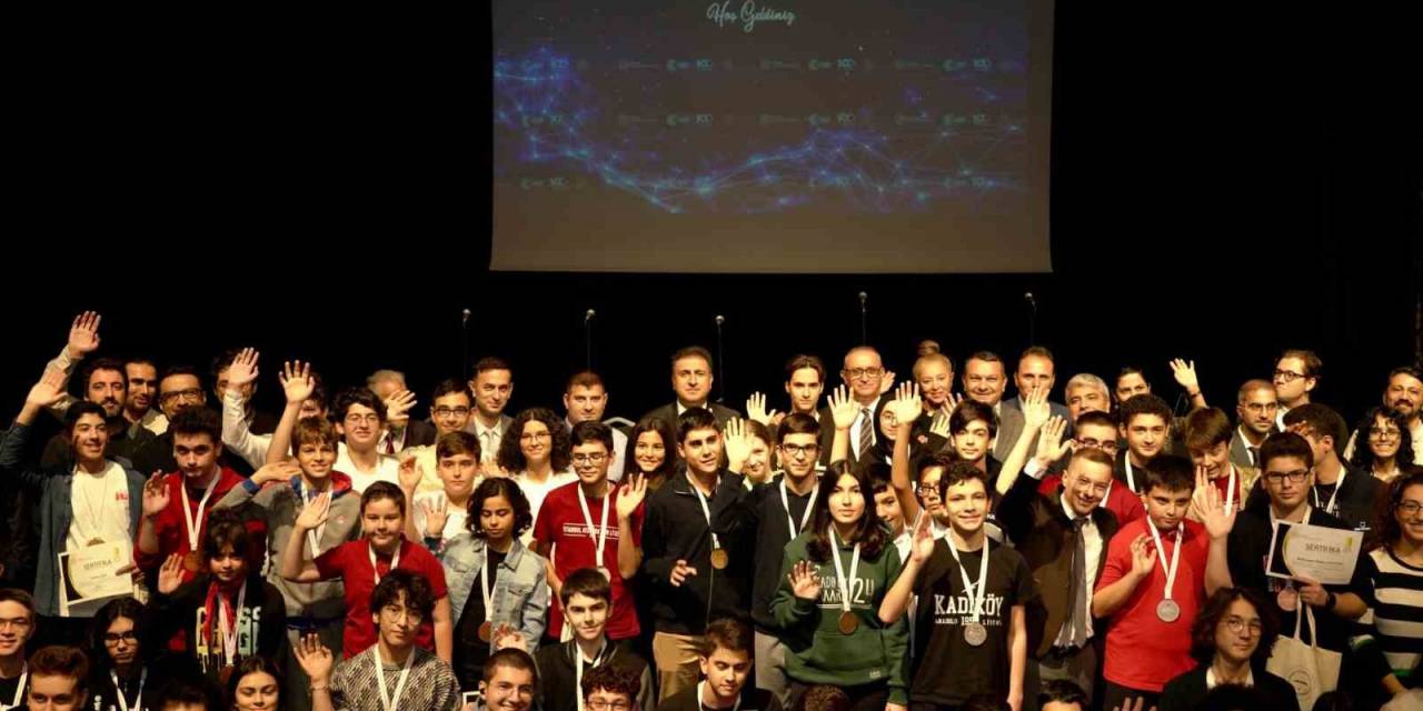 İstanbul Bilim Olimpiyatları Ödül Töreni Gerçekleşti