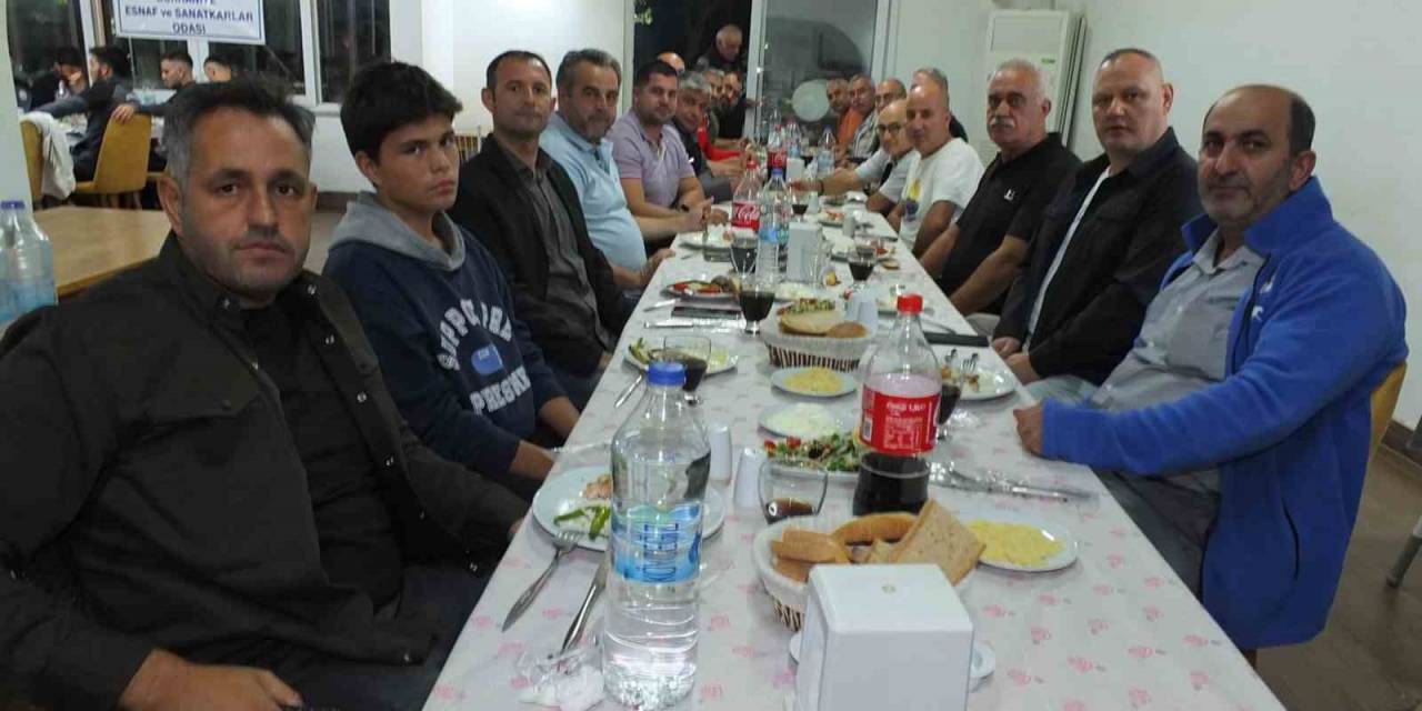 Burhaniye’de,  Belediyespor Moral Depoladı