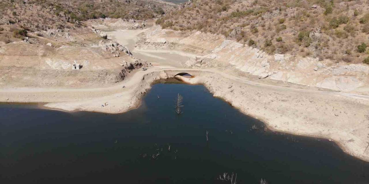 Baraj Suları Çekildi, Çağlayan Köprüsü Gün Yüzüne Çıktı