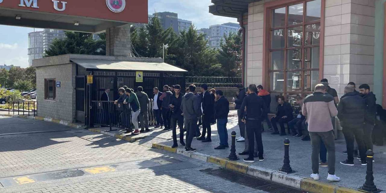 Gaziosmanpaşa’da Gerçekleşen Motor Kazasında Hayatını Kaybeden İki Gencin Cenazesi Adli Tıp Kurumundan Alındı