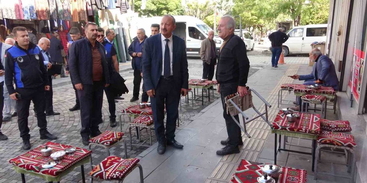 Van’da Zabıta Yaka Kamerasıyla Kaldırım Denetimi Yaptı