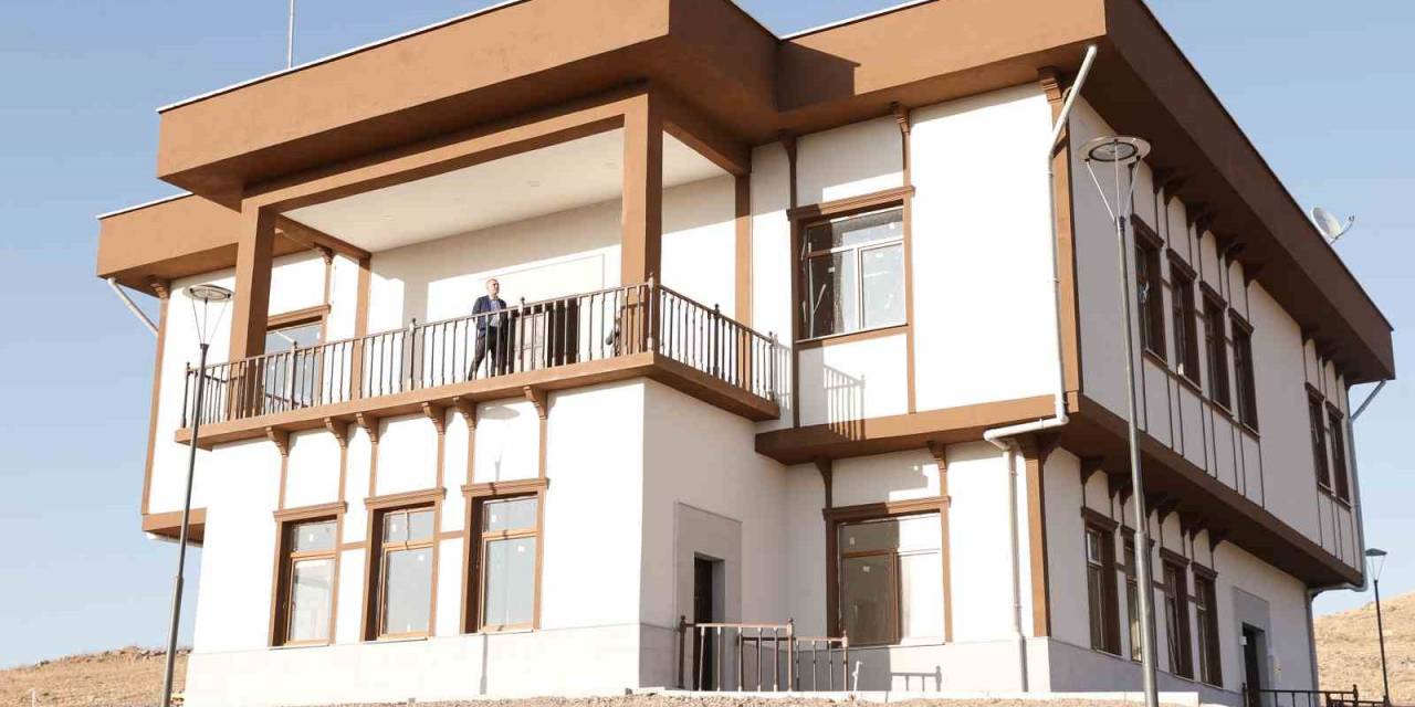 Sincan Belediye Başkanı Ercan, Polatlar Köy Konağı’nı İnceledi