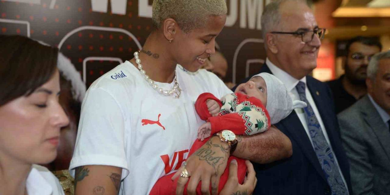 Milli Oyuncuya Malatya’da Sevgi Seli