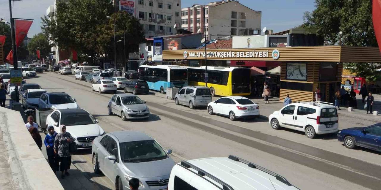 Depremin Vurduğu Malatya’da Esnaf Eski Günleri Arıyor