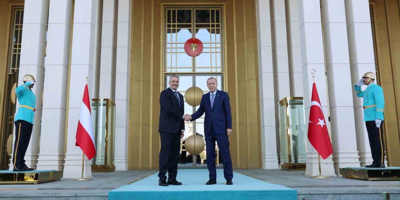 Cumhurbaşkanı Erdoğan, Avusturya Başbakanı Nehammer’i Resmi Törenle Karşıladı