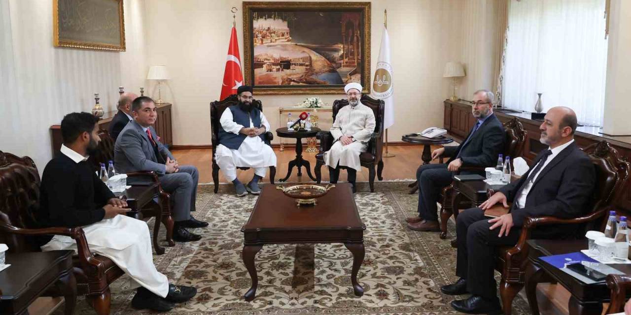 Diyanet İşleri Başkanı Erbaş, Pakistan Ulema Meclisi Başkanı Eşrefi’yi Kabul Etti