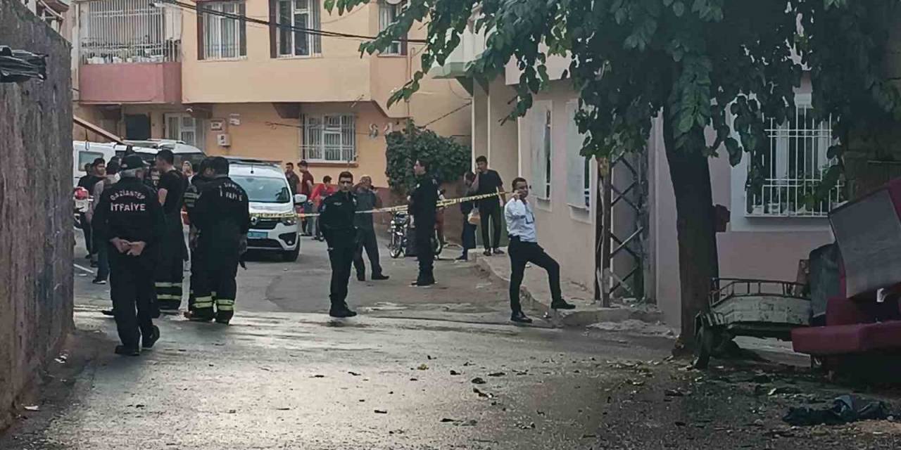 Uyuşturucu Bağımlısı Önce Evini Ateşe Verdi Sonra Silahla Havaya Ateş Etti