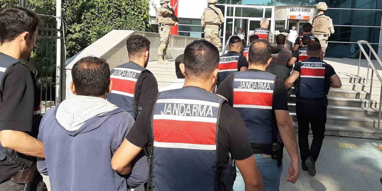 Terör Operasyonunda Gözaltına Alınan 5 Kişiden 3’ü Tutuklandı