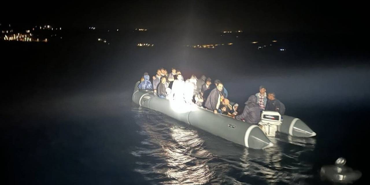 Ayvacık Açıklarında 23 Kaçak Göçmen Yakalandı, 45 Kaçak Göçmen Kurtarıldı