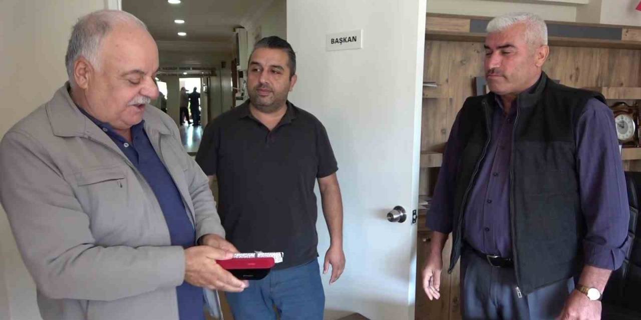 Minibüsünde Bulduğu 100 Bin Tl Değerindeki Altın Dolu Çantayı Sahibine Ulaştırdı