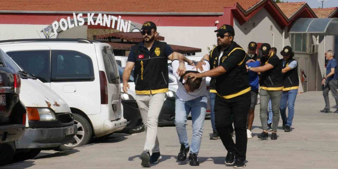 Çukurova Belediye Başkanı’nın Kızının Güzellik Salonuna Kurşun Yağdıran 3 Şüpheli Tutuklandı