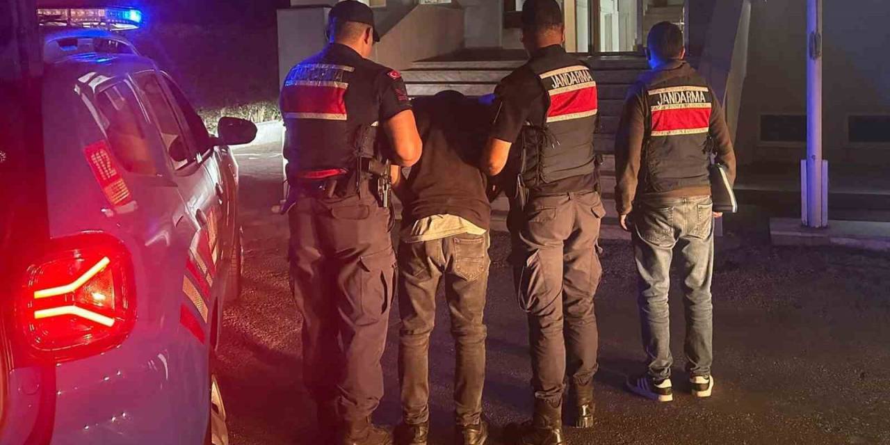 70 Yaşındaki Kadını Kendini Jandarma Olarak Tanıtan Dolandırıcı, Jandarmadan Kaçamadı