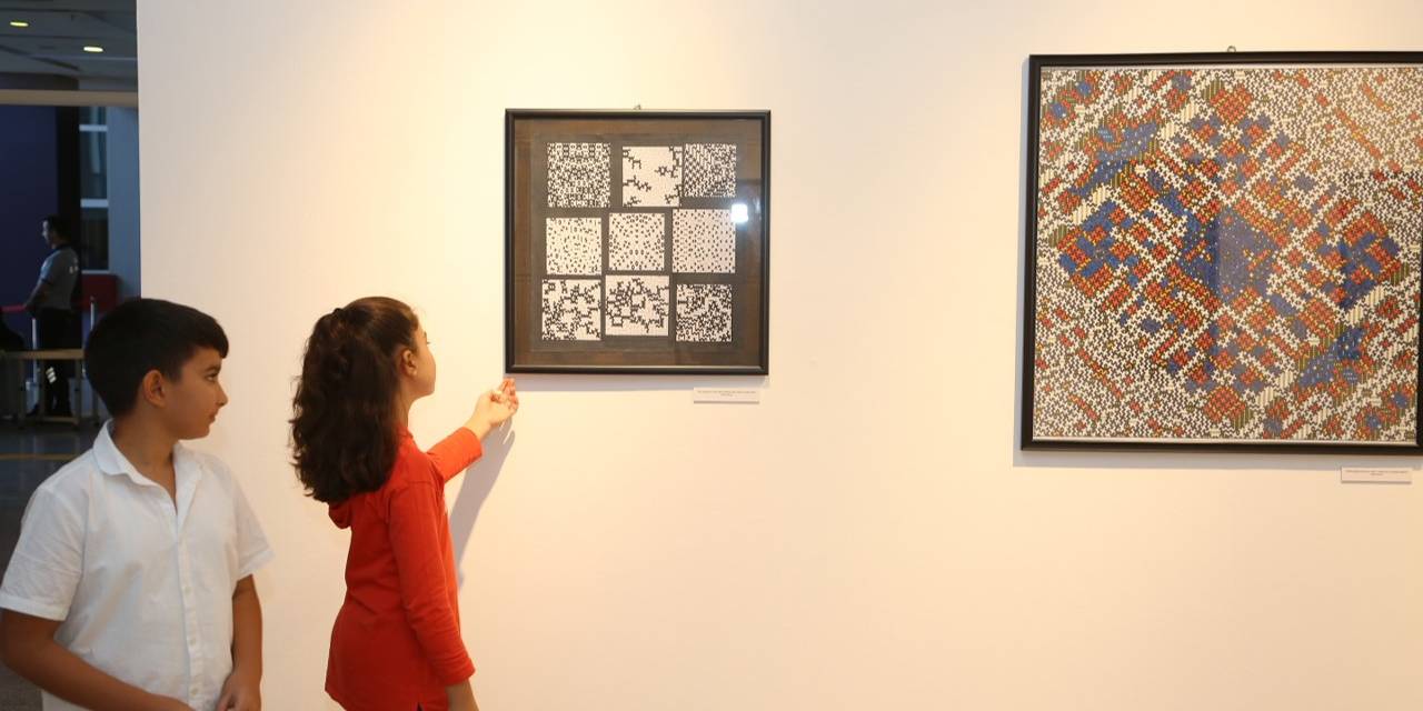 Küçükçekmece’de ’bir Nokta Bir Çizgi Sonsuzluğun Resmi’ İsimli Resim Sergisi Ziyarete Açıldı