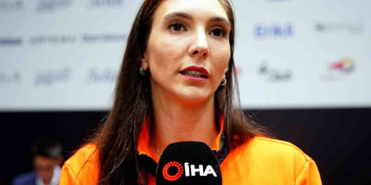 Naz Aydemir Akyol: “Kulübün Aç Kaldığı Kupaları Kazanmak İstiyorum”