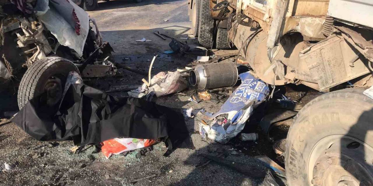 Süt Toplama Aracı Kamyonla Çarpıştı: 1 Ölü, 5 Yaralı